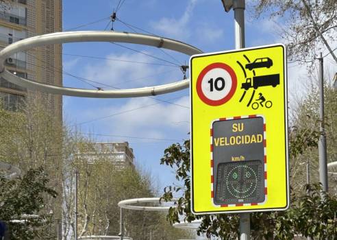 Benidorm instala señales electrónicas y radares pedagógicos para mejorar la seguridad vial